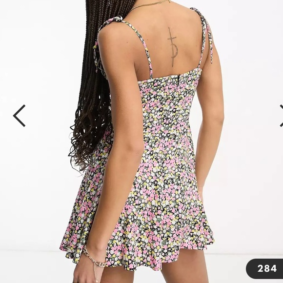 ASOS DESIGN flippy cami romper in ditsy floral - Picture 4 of 4